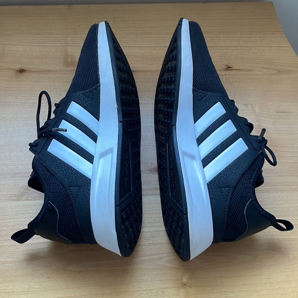 Adidas Boys Sneakers. - Picture 6 of 16